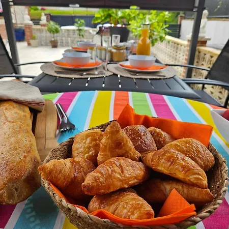 Au Coeur De Alojamento de Acomodação e Pequeno-almoço 3*